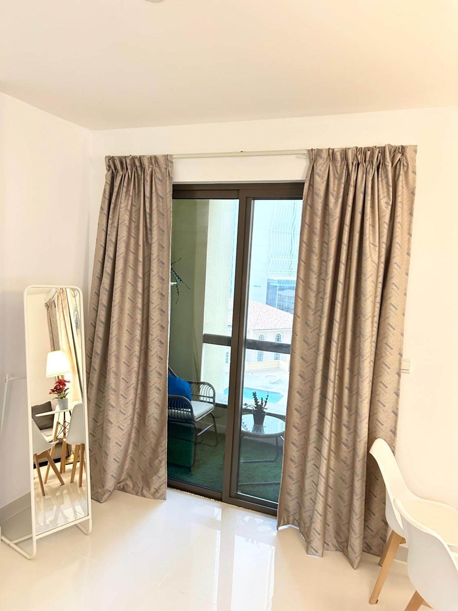 Appartement Seaside Spacious With Vibrant Vibes In Jbr By Sweet Homes *