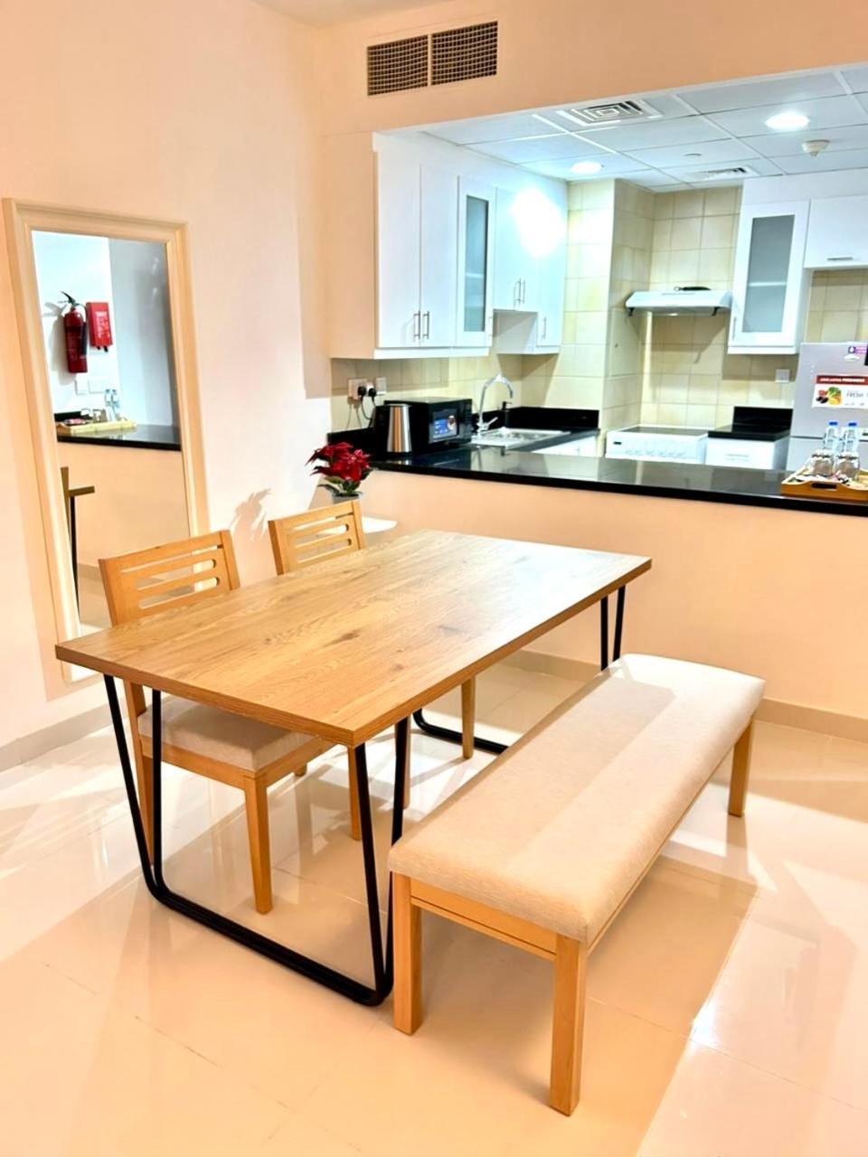 Appartement Seaside Spacious With Vibrant Vibes In Jbr By Sweet Homes *