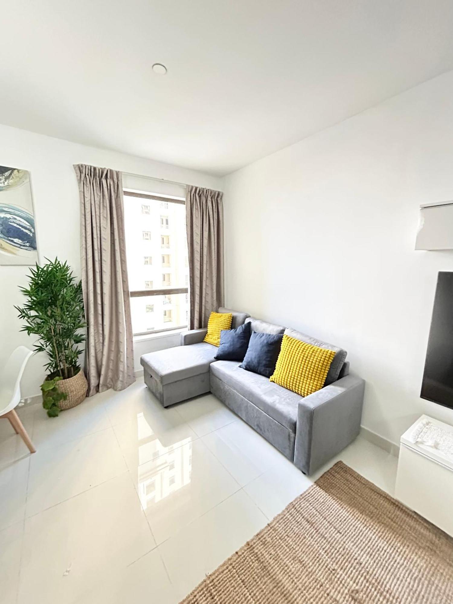 Seaside Spacious With Vibrant Vibes In Jbr By Sweet Homes Appartement Dubaï